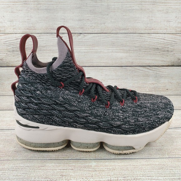 Nike LeBron 15 GS 'Pride of Ohio' Youth Size 5.5Y - Picture 1 of 8